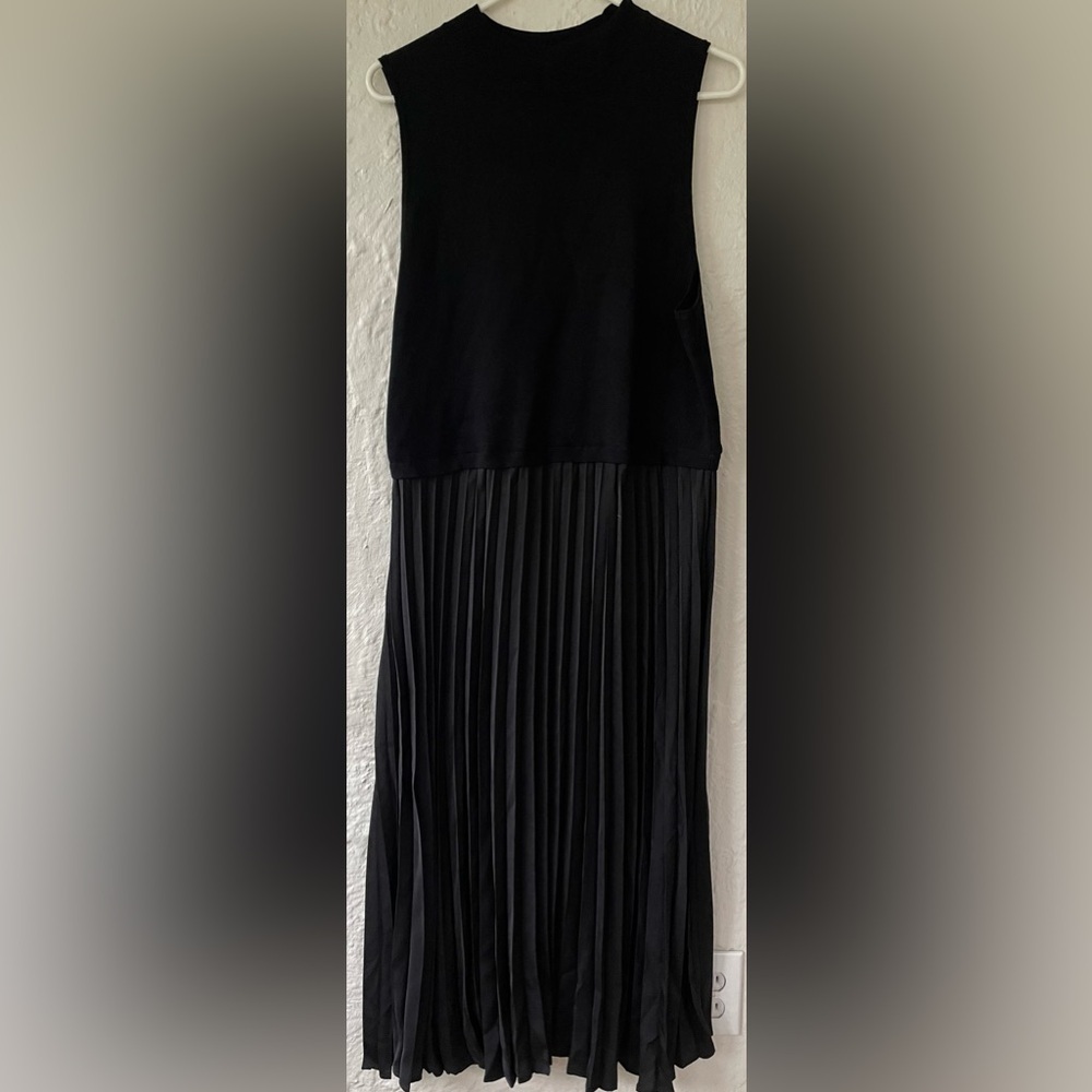 StitchFix / Fortune & Ivy sleeveless black maxi dress with pleated skirt; 1X